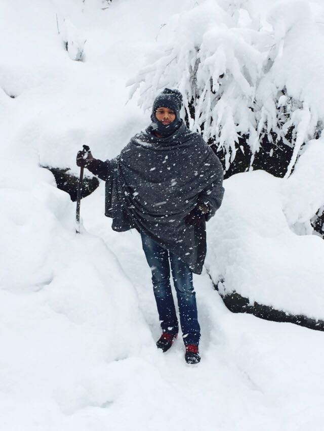 हर कदम पर मौत की आहट, लैंडस्लाइड और बर्फबारी के बीच पूरी हुई ट्रैकिंग malana malana village himachal pradesh