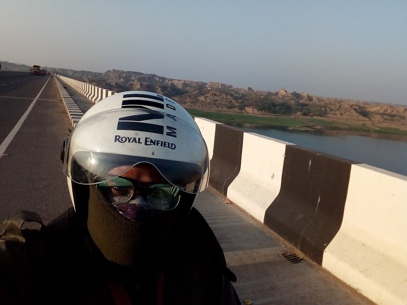 बाइक राइडिंग, भोपाल टू हैदराबाद, संतोष शाही ट्रैवलर, ट्रैवलिंग फोटोज. ट्रैवलर संतोष शाही, bike riding, road trip, bhopal to hyderabad, santosh shahi traveller, traveller santosh shahi