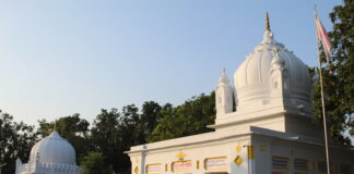 एक ही कैंपस में समाधि और मजार; मोको कहां ढूढ़ें बंदे, मैं तो तेरे पास में…न मैं देवल…न मैं मस्जिद, न काबे कैलास में…’ maghar